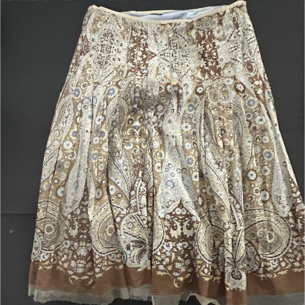 228. ELIE TAHARI skirt